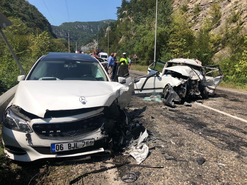 Karabük’te feci kaza: 2 ölü, 7 yaralı 