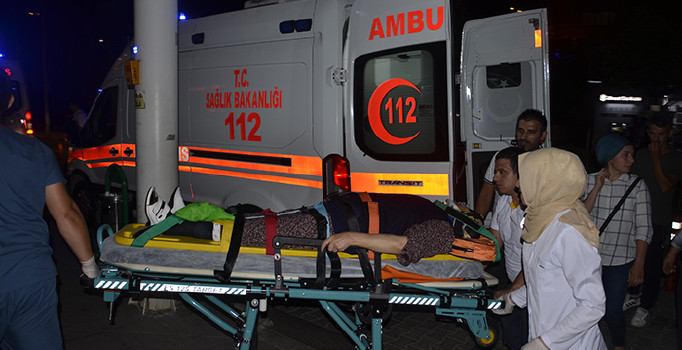 Karabük'te iki otomobil çarpıştı: 7 kişi yaralandı