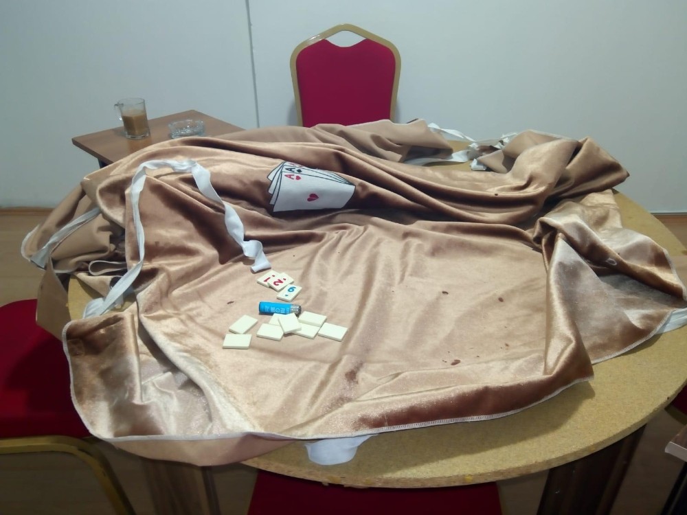 Karabük’te iş yeri ve evi kumarhaneye çevirdiler 