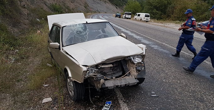 Karabük'te otomobiller çarpıştı: 4’ü çocuk 7 kişi yaralandı
