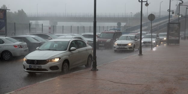 Karabük'te sağanak ve dolu yağışı