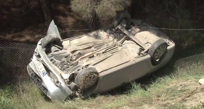 Karabük'te sürücüsü uyuyan otomobil takla attı