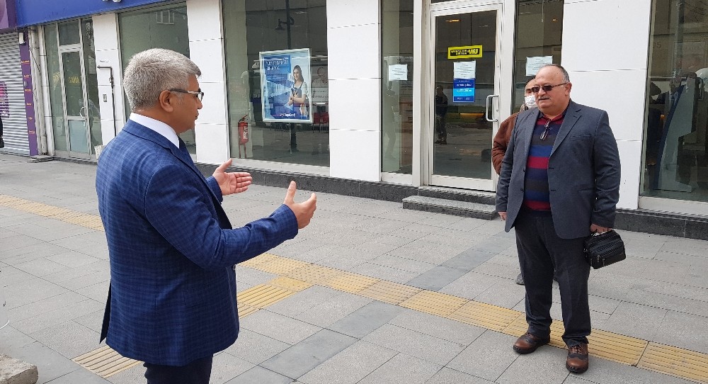 Karabük’te Vali cadde cadde gezerek yaşlı denetiminde bulundu 
