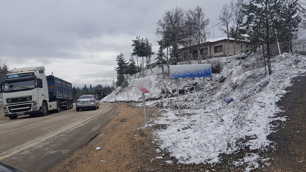 Karabük’te yüksek kesimler beyaz örtüye büründü 