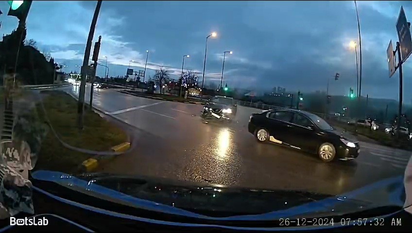 Karabük'teki kazalar şaşkına çevirdi! O anlar kamerada