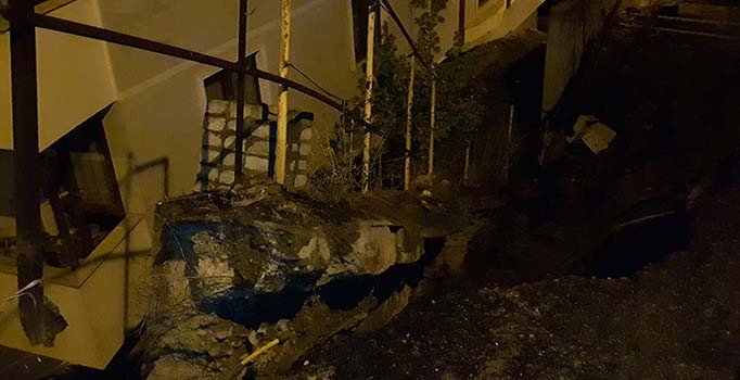 Karabük'teki şiddetli yağmurda istinat duvarı çöktü