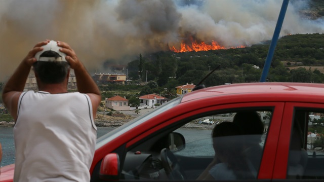 Karaburun ilçesinde orman yangını