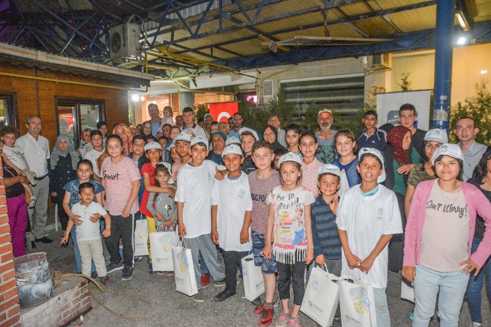 Karacabey Belediyesi’nden çocuklara moral ziyareti 
