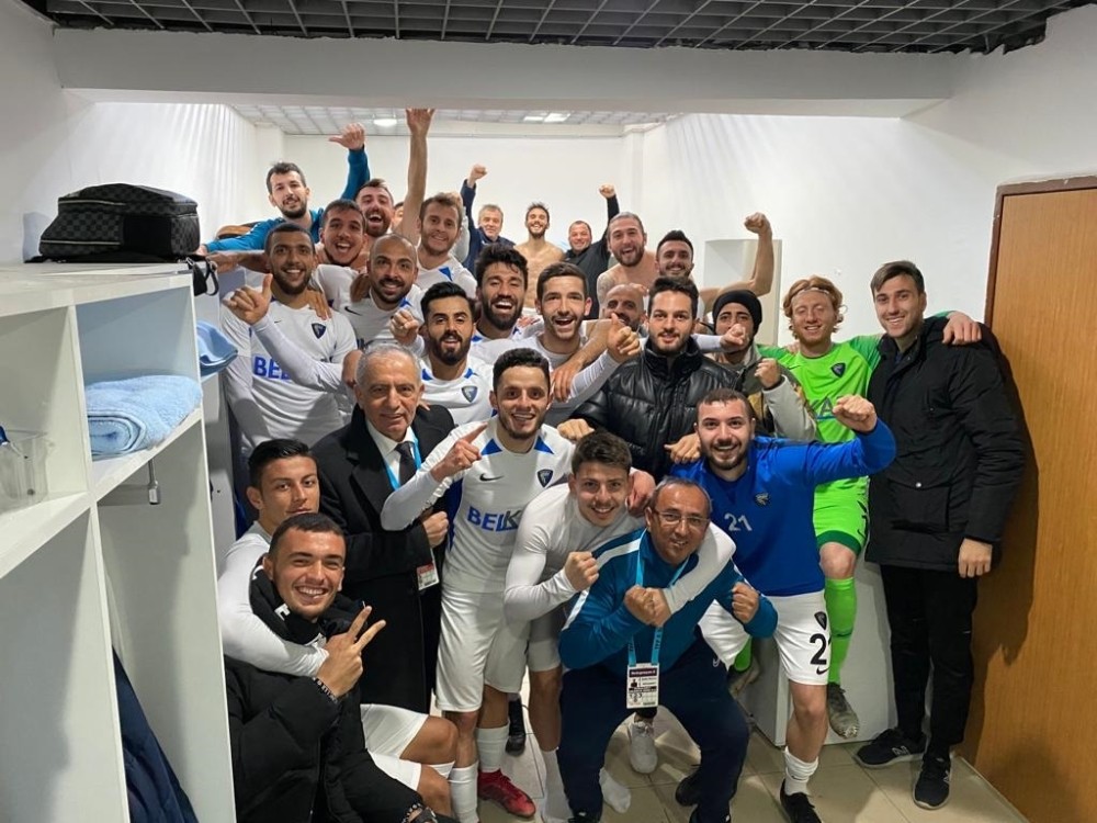 Karacabey Belediyespor hem yeşil sahada hem de salonda dolu dizgin 