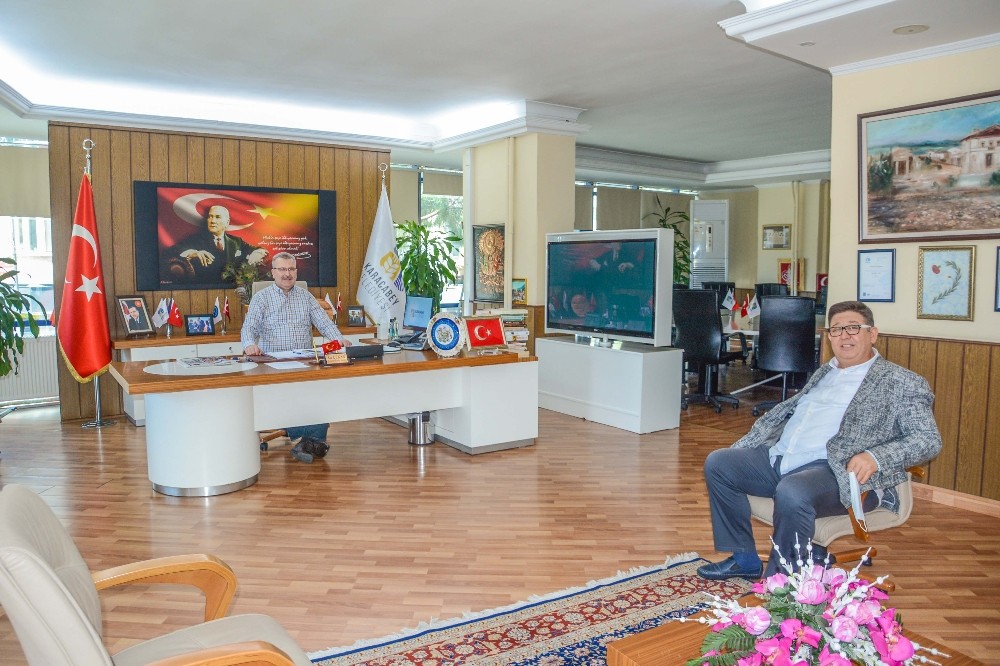 Karacabey Berberler ve Kuaförler Odası’ndan Başkan Özkan’a teşekkür ziyareti 