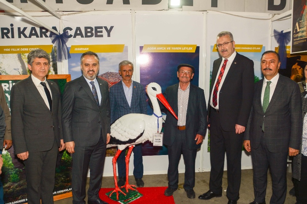 Karacabey’de fuarın gözdeleri Adem Amca ve Çorapçı Parlak oldu 