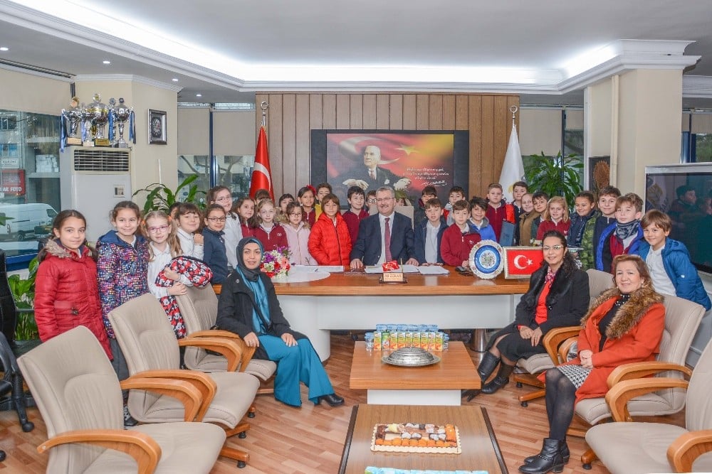 Karacabey’de minikler sordu, başkan yanıtladı 