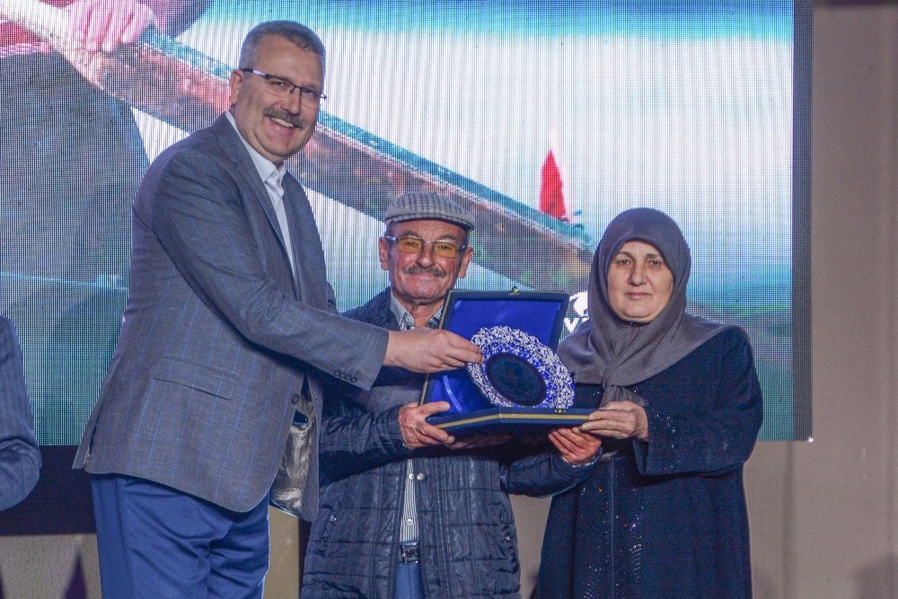 Karacabey’deki “Yaren Leylek” evlere konuk oluyor 