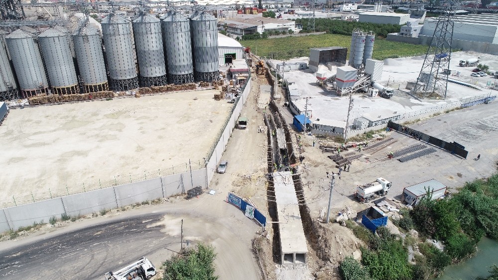 Karacailyas Mahallesi’nde yağmur suyu drenaj çalışmaları başladı 