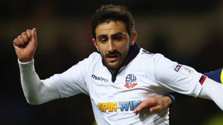 Karacan'dan Bolton'a 1 yıllık imza