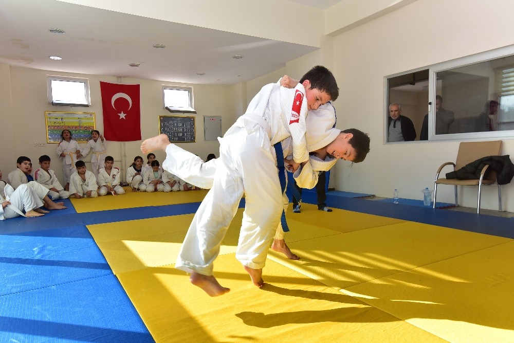 Karacaoğlan Ortaokulu Judo İl Birincisi 