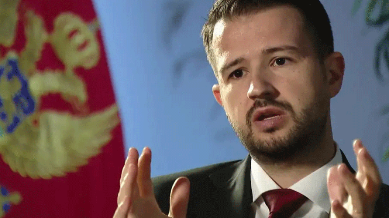 Karadağ Cumhurbaşkanı'ndan hükümete Türklere vize tepkisi: Türkiye ile ilişkilerimizi ve Karadağlıları tehlikeye attınız!