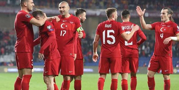 Karadağ - Türkiye maçının ilk 11'leri