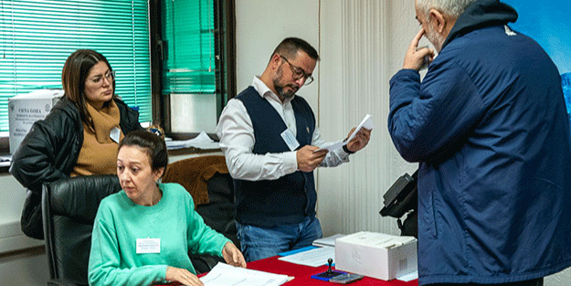 Karadağ'da erken genel seçimlerde oy kullanma işlemi başladı