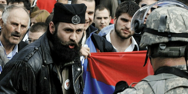 Seçimi kazanan ırkçılar Müslümanlara saldırmaya başladı!