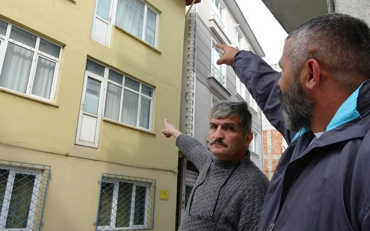 Karadeniz fıkrası gibi apartman! Gören, bir kere daha dönüp bakıyor