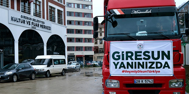 Karadeniz illerinden ekiplerin deprem bölgesine sevki sürüyor
