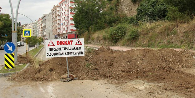 Karadeniz inadı yol kapattırdı