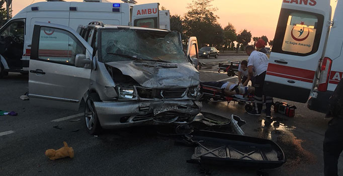 Karadeniz Sahil Yolu'nda kaza: 2 ölü, 6 yaralı