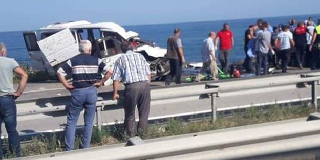 Karadeniz Sahil Yolu'nda korkunç kaza! 3 ölü
