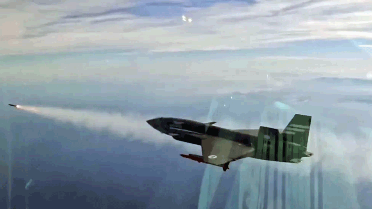 Karadeniz semalarında tarihi an! MSB'den apar topar açıklama geldi