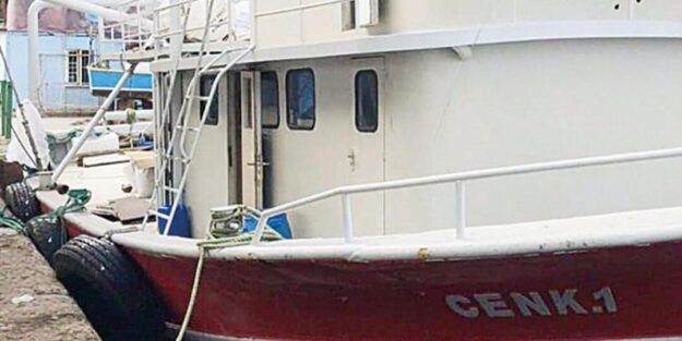 Karadeniz’de avlanan Türk balıkçıları Rus donanması tarafından tutuklandı!