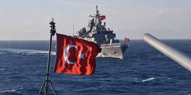 Karadeniz'de büyük tehlike! Türkiye 11 gemiyle harekete geçti