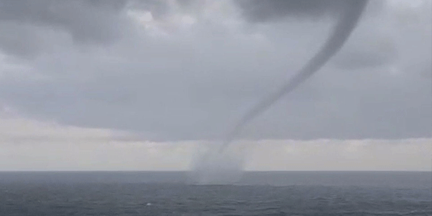 Karadeniz'de hortum paniği