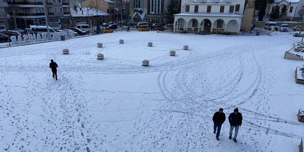 Karadeniz'de kar yağışı etkili oluyor!