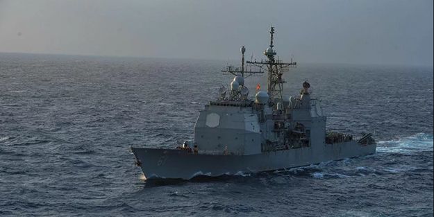 Karadeniz'de sıcak temas! Rusya ABD gemisini yakın takibe aldı