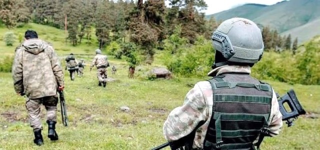 Karadeniz'de sıkışan teröristler yalvardı!