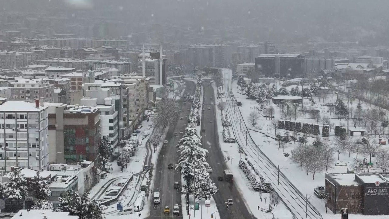 Karadeniz’e son 10 yılın en yoğun karı yağdı ama... Türkiye’yi bekleyen büyük tehlike