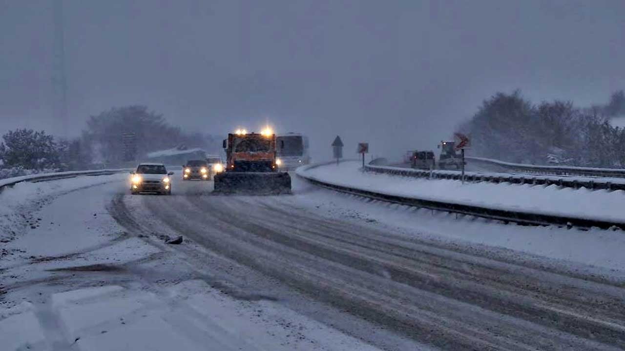 Karadeniz’i İstanbul’a bağlayan yolda kar etkili oluyor