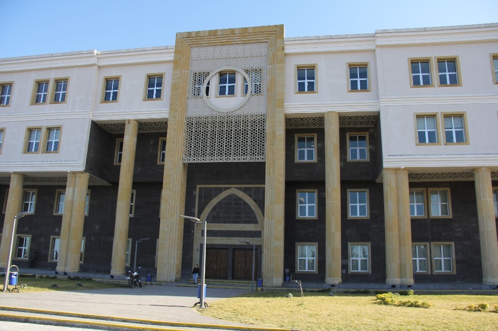 Karadeniz’in en büyük üniversite kütüphanesi 