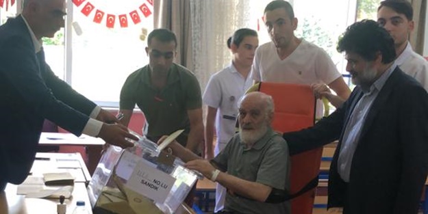 Karahasanoğlu rahatsızlığına rağmen oyunu kullandı