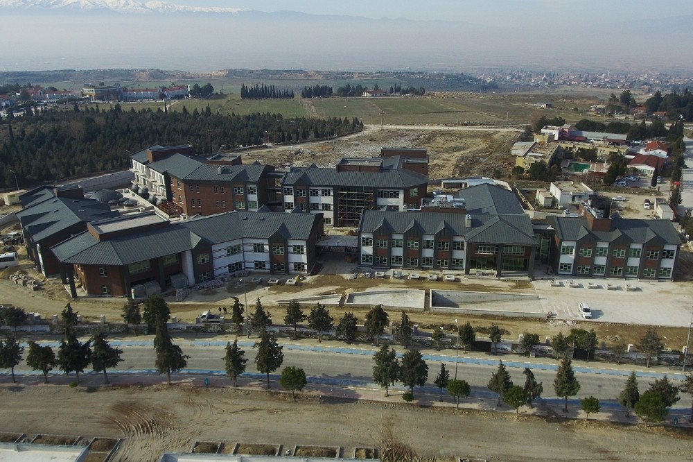 Karahayıt’ın tarihi şifa merkezi özelliği yapılacak hastane ile devam edecek 