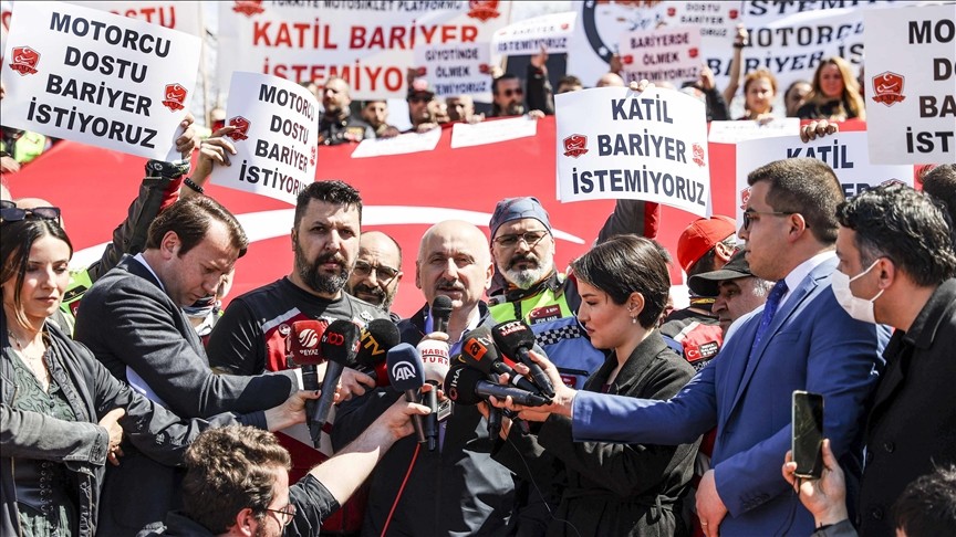Karaismailoğlu’ndan ‘motorcu dostu bariyer’e tam destek
