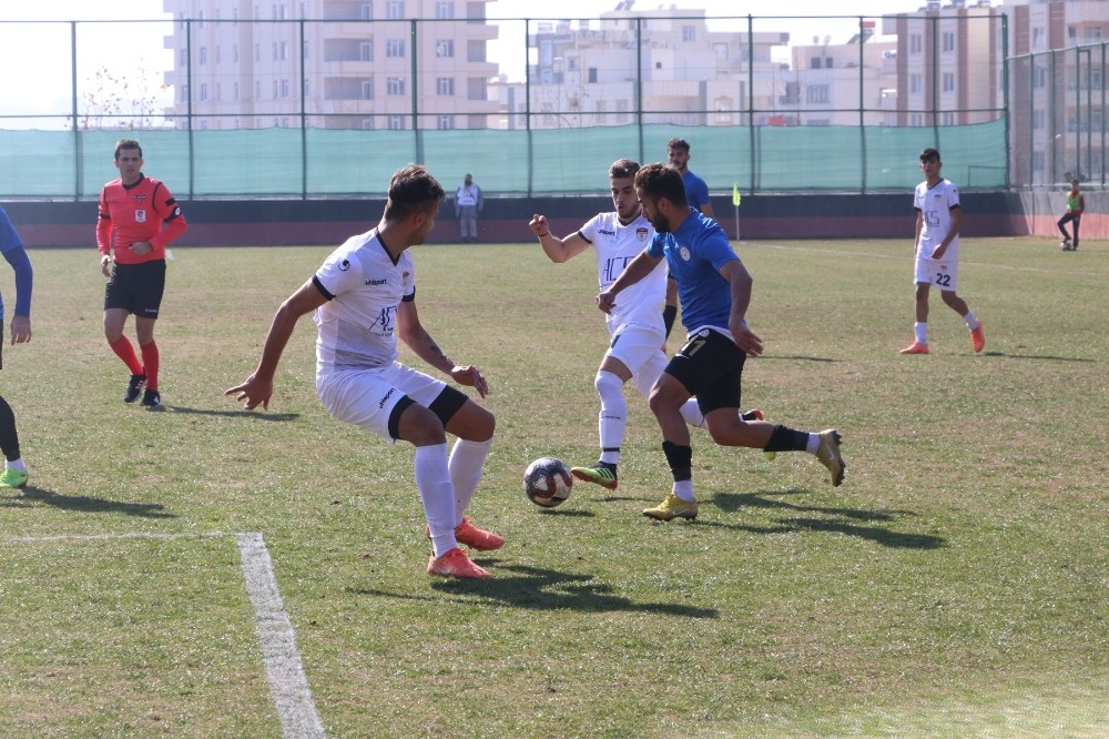 Karaköprü 3 puanı 3 golle aldı 