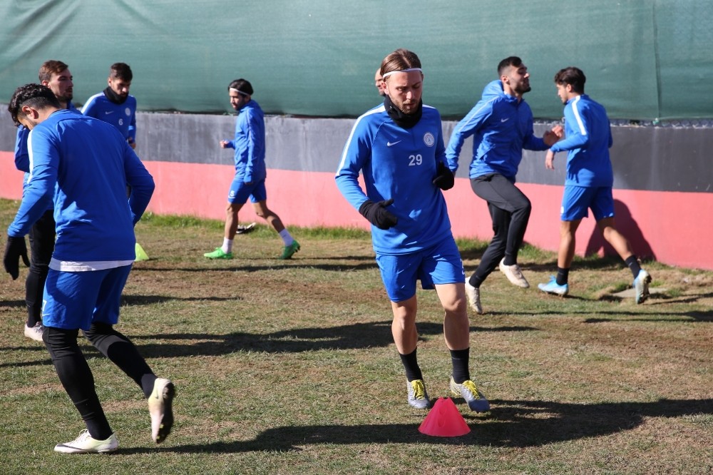 Karaköprü Belediyespor seri peşinde 