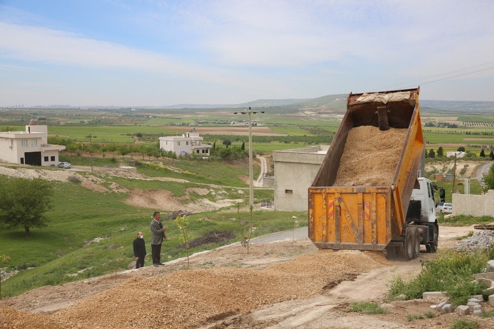 Karaköprü kırsalı çamurdan arındırılıyor 