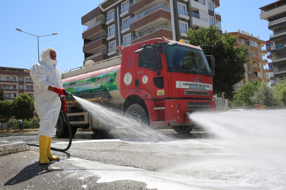 Karaköprü’de dezenfekte çalışması tam hız devam ediyor 