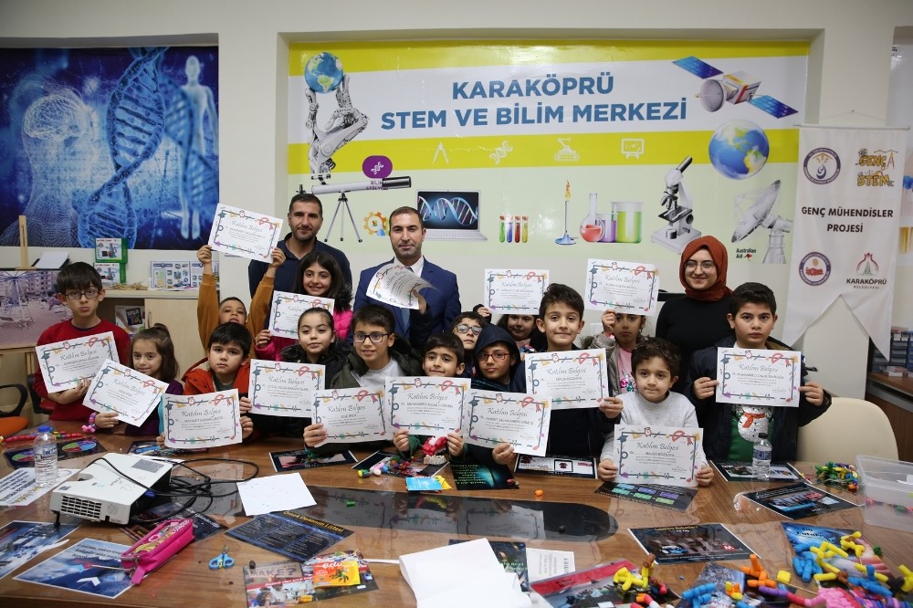 Karaköprü’de minik öğrenciler hünerlerini sergiledi 