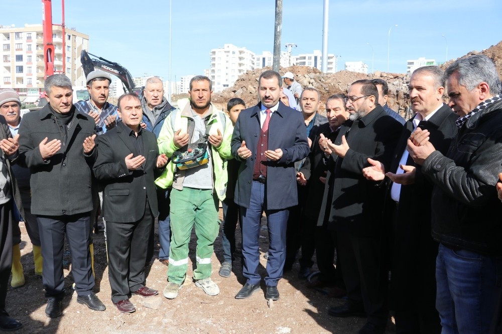 Karaköprüde yeni bir cami için temel atma törenine gerçekleşti 