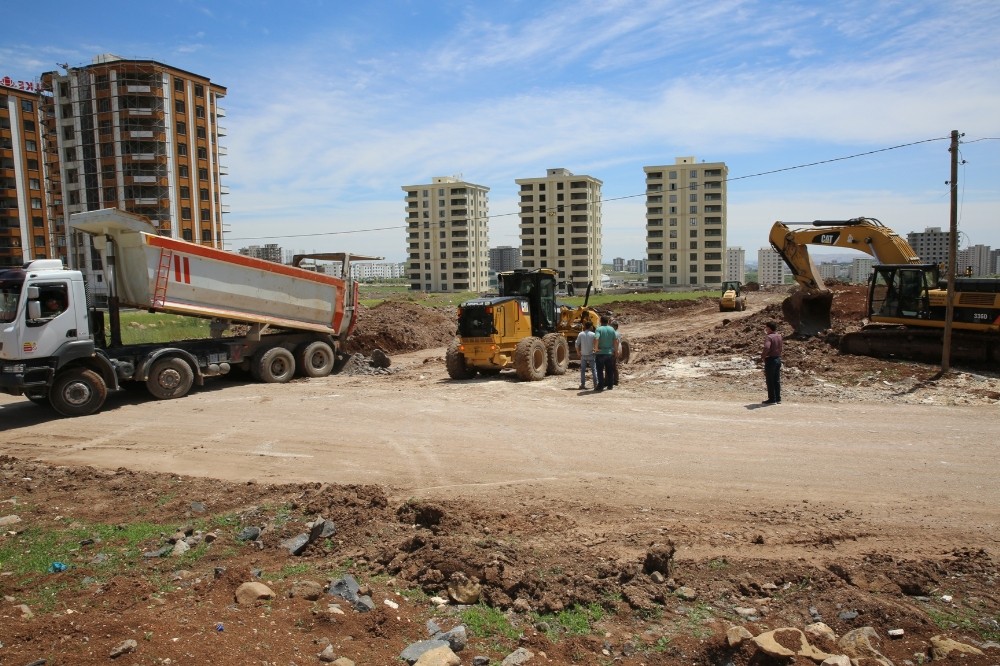 Karaköprü’de yol çalışmaları 