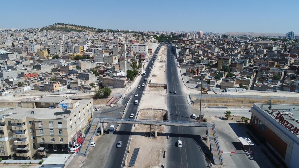 Karaköprülü Kavşağı’ndaki viyadüğün yapımına başladı 